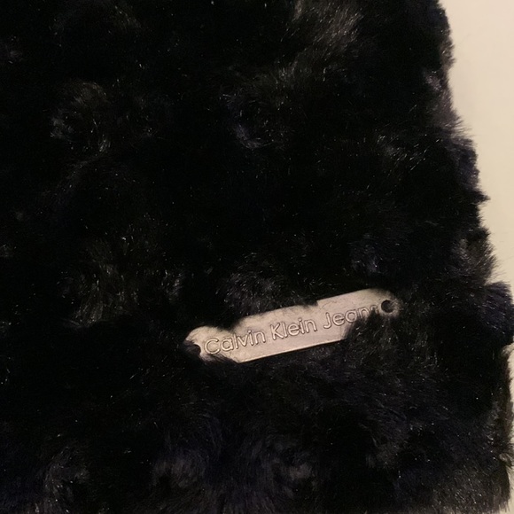 Girls black super soft fancy warm coat 6x and in excellent condition. - Picture 6 of 7